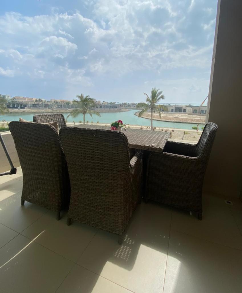 Segal Salalah-Forest Island-Hawana Bilik gambar